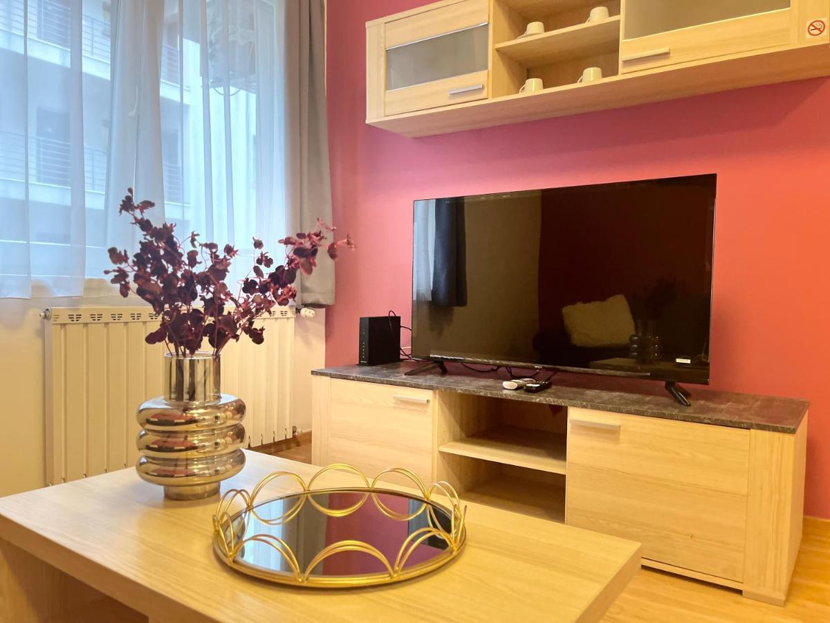 Corvin Pearl Deluxe Apartment Budapest Bagian luar foto